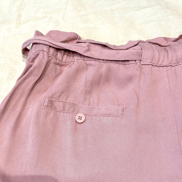 Dynamite Salmon Pink High-Waisted Ruffled Bermuda Shorts with Pockets, Size M - Picture 4 of 10